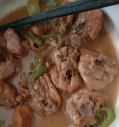 美味炖鸡架的制作方法（传统家常菜谱与健康食材的完美结合）(图3)