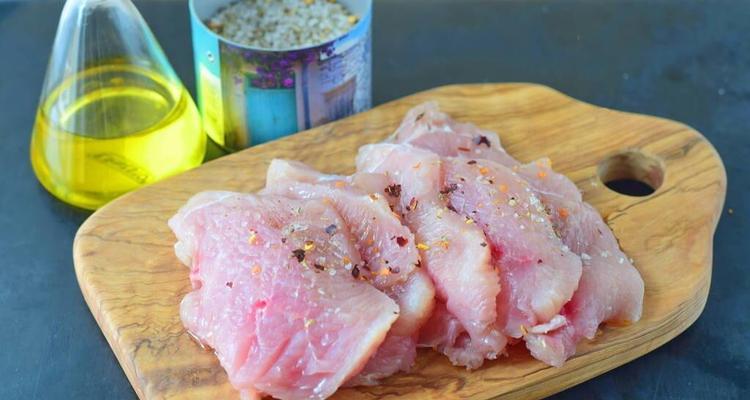 小狗的食物和毛发颜色的关系（狗粮中含有的关键营养成分对小狗毛发颜色的影响）(图2)