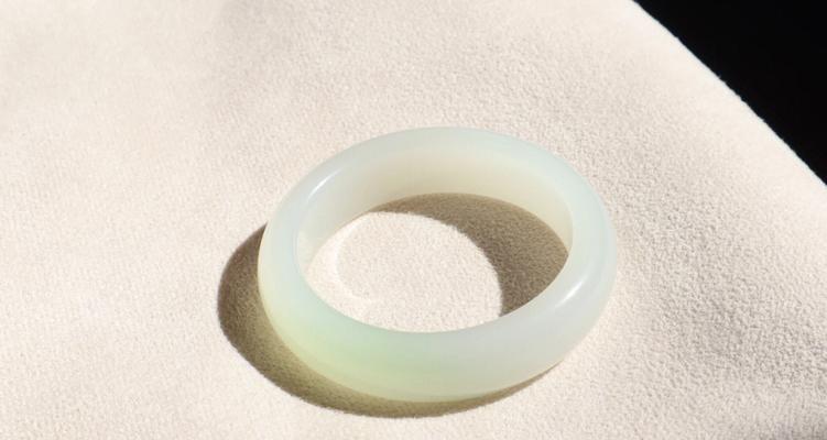 翠青饲养垫选择指南(提供最佳舒适性和卫生的饲养垫选择建议)(图2) 翠青饲养垫选择指南(提供最佳舒适性和卫生的饲养垫选择建议)(图2)