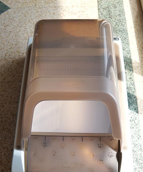 选择适合纸砂的猫砂盆，让猫咪的生活更舒适（探索纸砂猫砂盆的特点和如何为猫咪选择最佳选项）(图1)