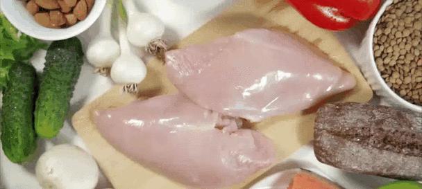 小猫的饮食偏好（揭秘小猫最爱吃的食物及营养需求）(图3)