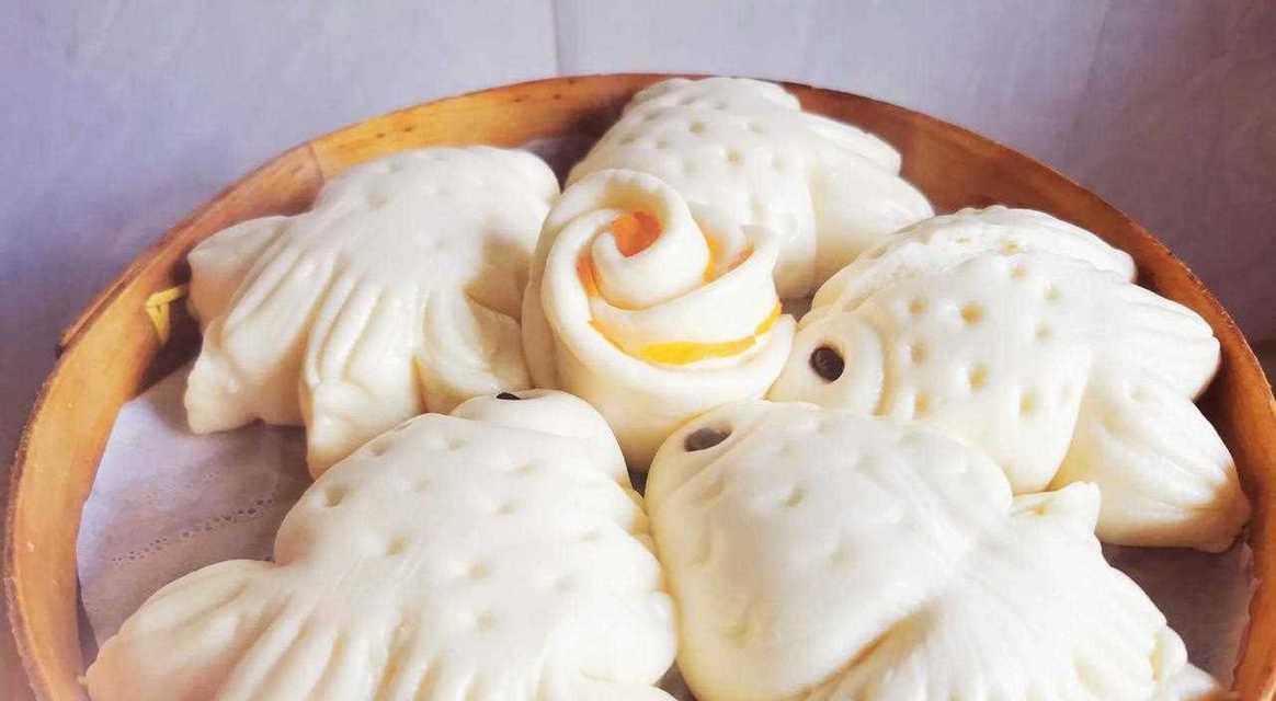 小鱼吃馒头的传奇故事（小鱼如何克服困难，最终享受美味馒头） - 悠悠酷狗网