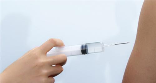 打过防疫针后多久可以洗澡？（洗澡时间安排及注意事项）(图1)